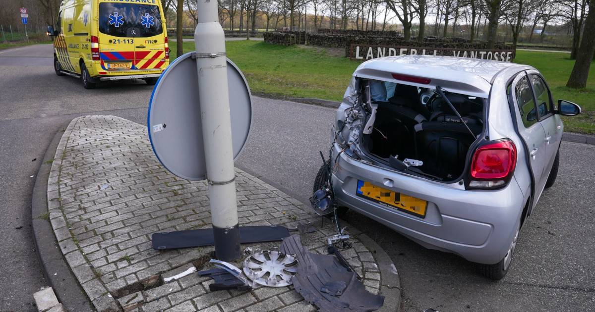 Baby blijft ongedeerd bij botsing in Oss.