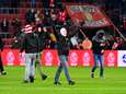 “Tuez-les”: les chants lamentables de certains supporters du Standard pendant l’envahissement de terrain 