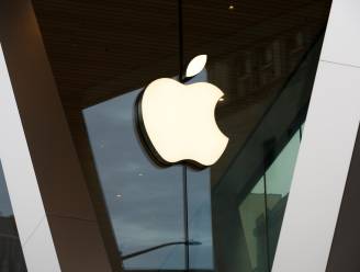 Apple schikt voor 30 miljoen na jarenlange rechtszaak voor checken tassen winkelmedewerkers