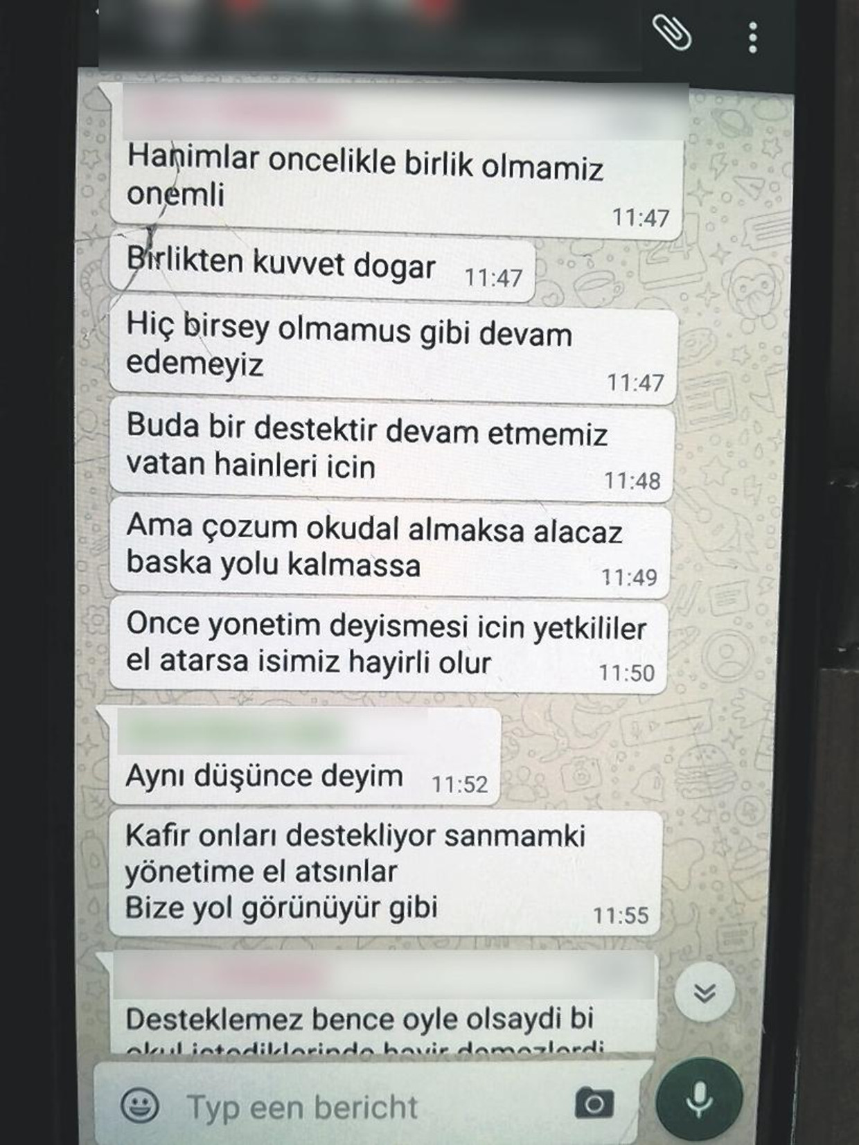 Whatsapp-conversatie tussen bezorgde ouders. 'Als de oplossing is de kinderen van school halen dan doen we dat', schrijft een van hen. Beeld  