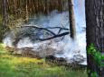 Natuurbranden in Waalre en Budel, brandweerwagen in Budel rijdt zich vast