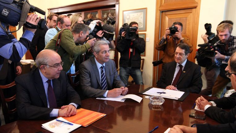 President Nicos Anastasiades van Cyprus praat met oppositieleiders over alternatieven voor het reddingsplan. Beeld EPA