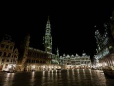 La Grand-Place de Bruxelles illuminée ce soir aux couleurs de l'arc-en-ciel