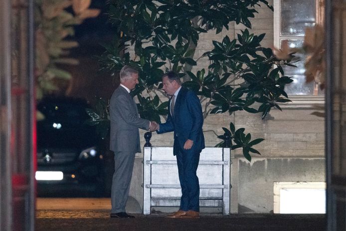 De koning met N-VA-voorzitter Bart De Wever vanavond.