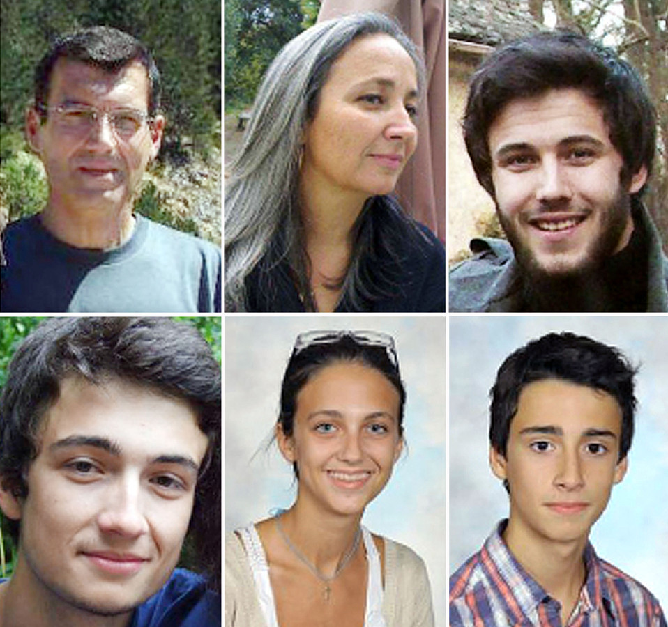 Montage photo réalisé le 21 avril 2011 de la famille Dupont de Ligonnès, disparue depuis début avril. De gauche à droite et de haut en bas, Xavier, Agnès, Arthur, Thomas, Anne et Benoît Dupont de Ligonnès.
