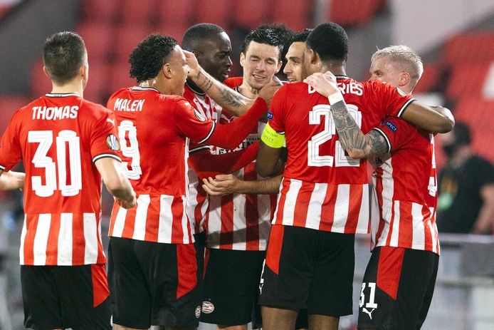 PSV moet drie voorrondes overleven om komend seizoen in het hoofdtoernooi van de Champions League te komen.