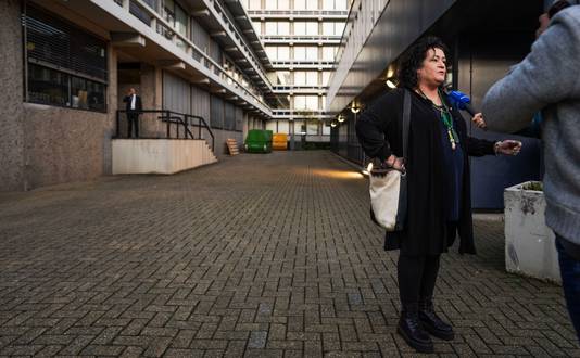 Caroline van der Plas (BBB) ​​arriveert voor het verkiezingsdebat van de College Tour.
