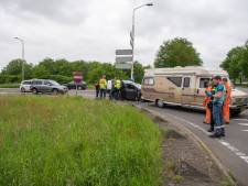Auto botst tegen achterkant van camper op A58 bij Ulvenhout, bestuurder door politie meegenomen
