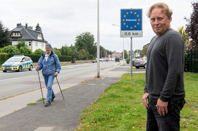 De Tukker kan Nederland soms zelfs letterlijk horen. “Zodra de kerklokken voor in Glanerbrug luiden, horen wij dat op zondagochtend.”