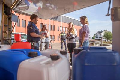 Hoe herken je een drugslab? ‘Let op een zware, zoete geur of gesjouw met Euroshoppertassen’