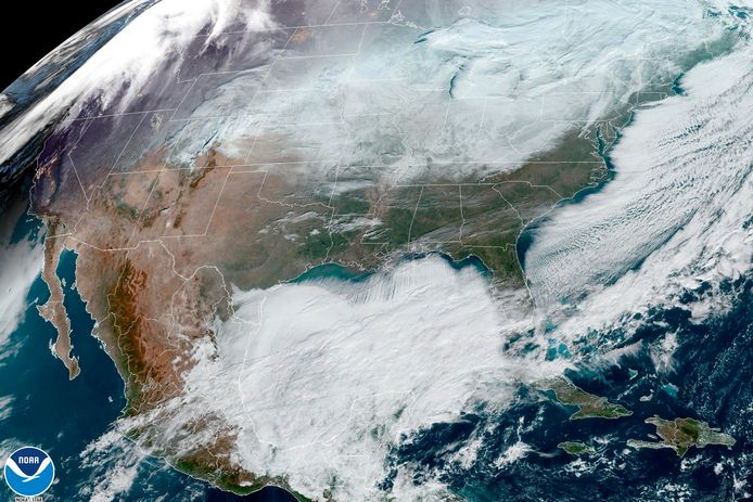 Спутниковый снимок США 24 декабря по местному времени.