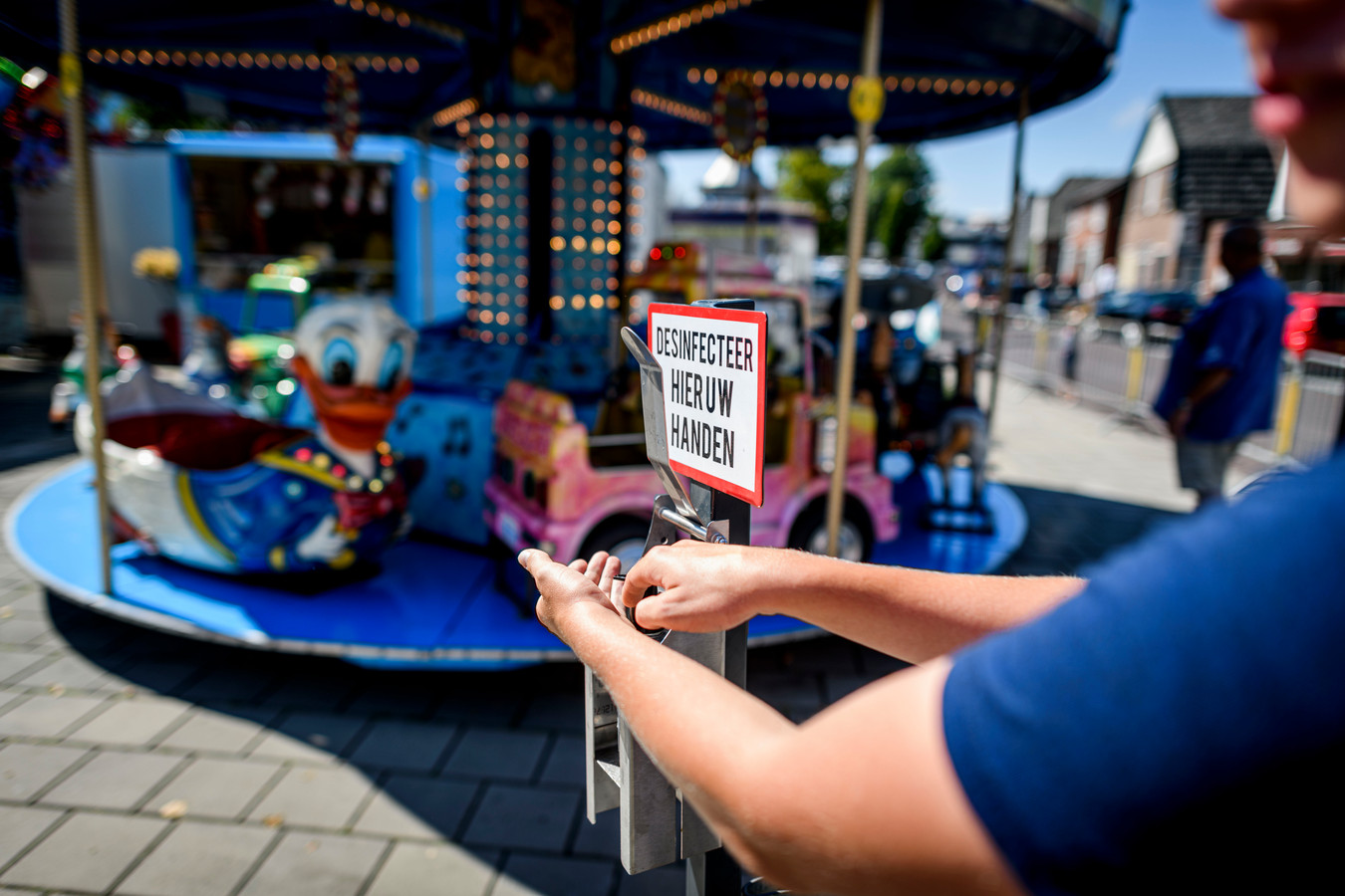 Bij alle kermisattracties in Rijssen staan volgende week apparaten met desinfecterende handgel.