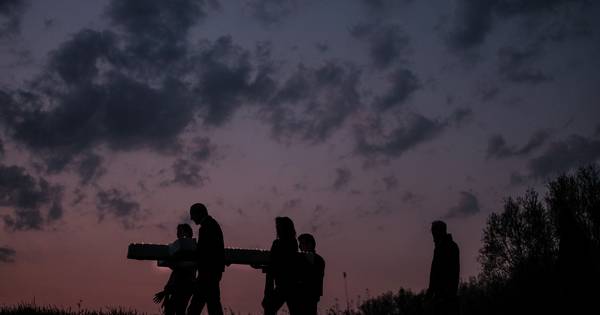 Met een tocht en een verlicht kruis heeft Giesbeek zijn eigen 'Passion’