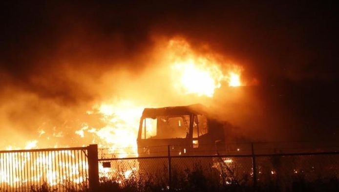 Grote brand bij recylcingbedrijf in Someren-Heide.