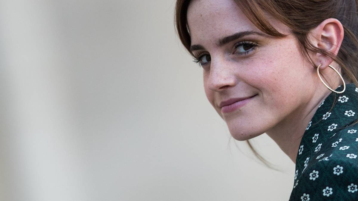 Emma Watson richt advieslijn voor slachtoffers van ongewenste intimiteiten  op | Celebrities | hln.be