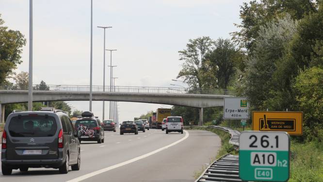 E40 richting Brussel volledig weekend afgesloten tussen Merelbeke en Aalst