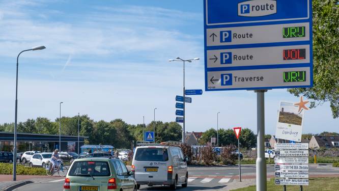 Rechter zet vraagtekens bij parkeerbeleid Veere. ‘Waarom onderscheid tussen bewoners maken?’  