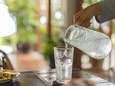 Waarom is in ons land water niet gratis op restaurant?