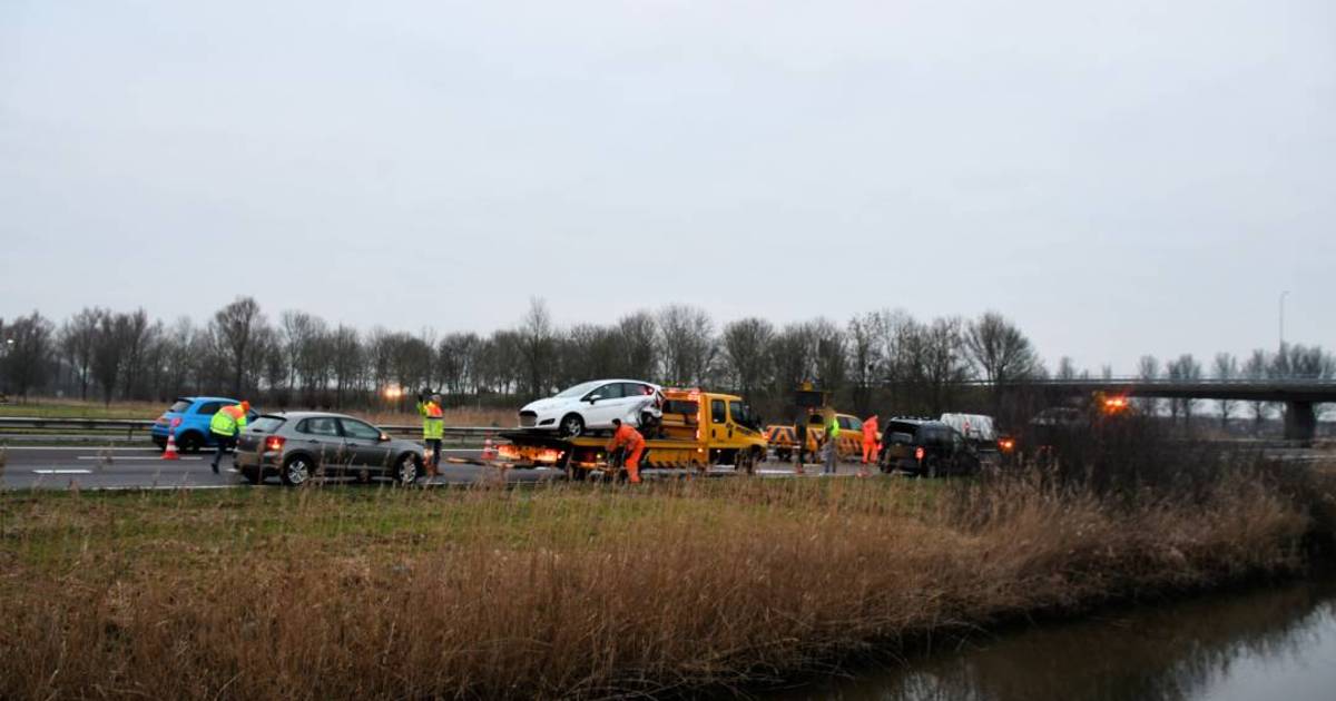 Twee gewonden bij ongeluk met vijf auto’s op Deltaweg.