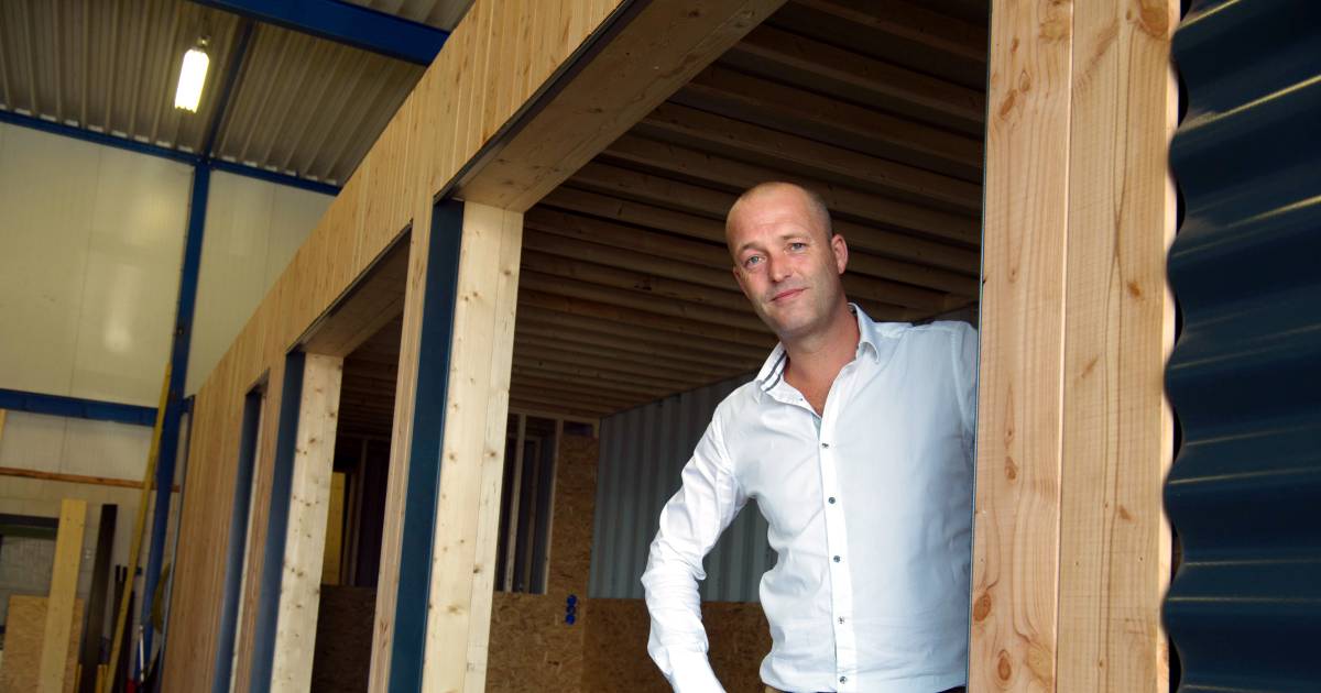 Niek Jansen Van Zeecontainerwoningen Nl Maakt Lego In Het Groot Ommen Destentor Nl