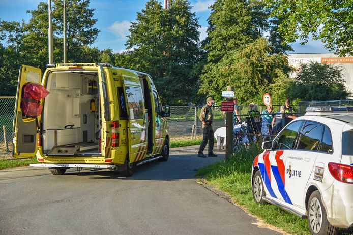 Het slachtoffer is per ambulance van uit Heelsum naar het ziekenhuis in Arnhem gebracht.