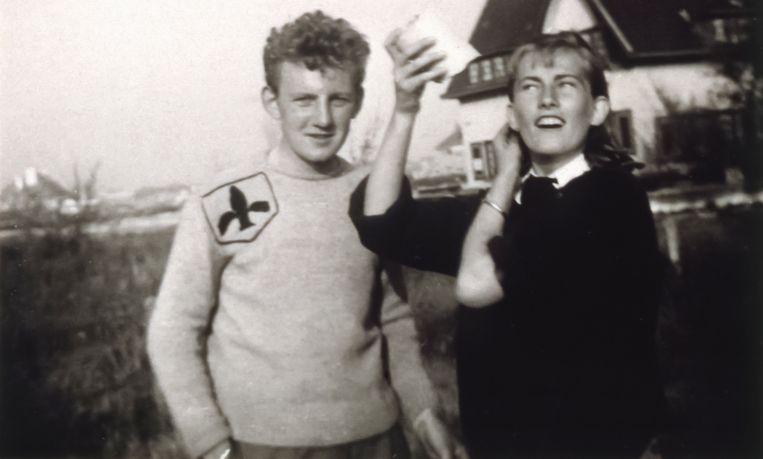 Hugo Claus en Elly Overzier kort na hun kennismaking in januari 1949 bij de Overzier-villa Madonna in Gistel. Beeld rv