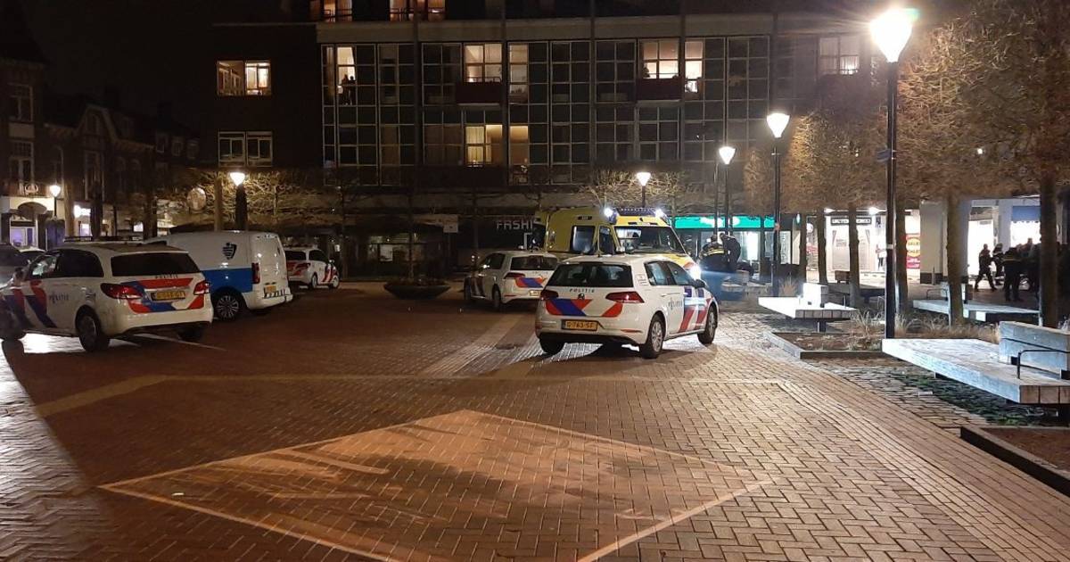 Gewonde bij steekincident in centrum van Almelo, omgeving afgezet.