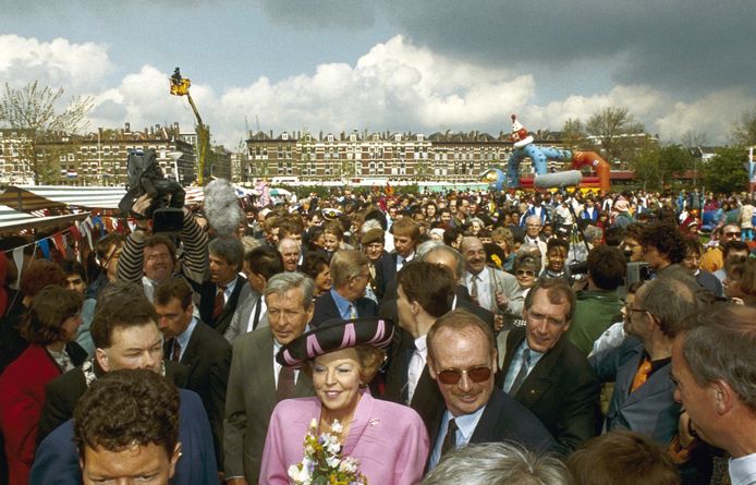 Hoe het bezoek van Beatrix aan het Afrikaanderplein eindigde in chaos ...