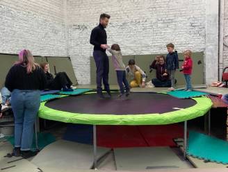 OverKop Tienen organiseerde 24 uur durende trampoline-challenge: “We willen voor 31 maart 7.500 euro binnenhalen”