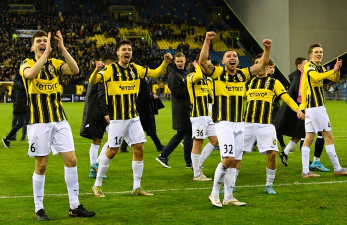 Vitesse players celebrate reaching the eighth finals of the Conference League.