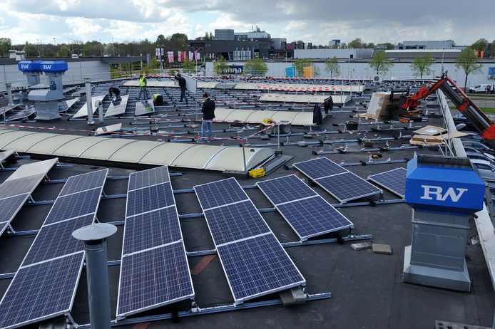 Heusden Plaatst Zonnepanelen Op Daken Sporthallen Rivierenland Ad Nl