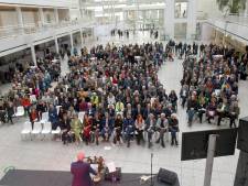 In zijn stadhuis neemt Den Haag afscheid van dwarsdenker en visionair Adri Duivesteijn (72)