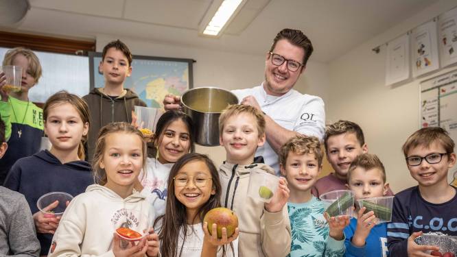 Vandaag op het menu in Zeeuwse scholen: sushicups, zelfgemaakt door de leerlingen van de bovenbouw