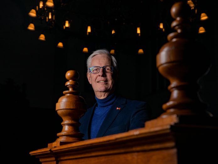 Dirigent Joop Schets had na 25 jaar groots met de Matthäus Passion  afscheid willen nemen van het Bachkoor in Apeldoorn.  Het coronavirus steekt hier een stokje voor.