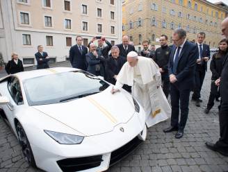Franciscus wil geen Lamborghini als pausmobiel 