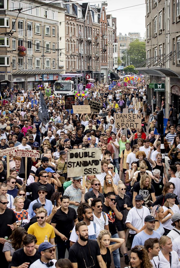 Met de protestmars Unmute Us, die tegelijkertijd in diverse steden wordt gehouden, wordt gedemonstreerd tegen de coronamaatregelen. Organisatoren van festivals en evenementen eisen dat evenementen vanaf 1 september weer met volledige capaciteit mogen plaatsvinden.