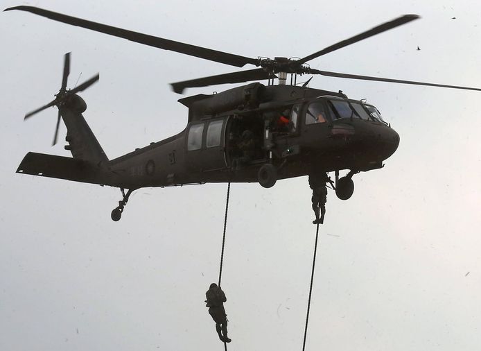 Een UH-60M Black Hawk-helikopter.
