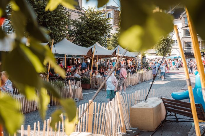 Terrassen op de Markt van Eeklo.