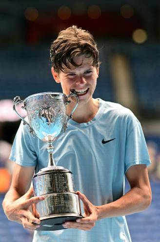 “Zo snel mogelijk naar het profcircuit”: 17-jarige Alexander Blockx wint na bloedstollende tiebreak als eerste Belgische junior ooit de Australian Open