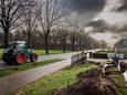 Het blijft onrustig aan de Dedemsweg, waar een groot zonnepark het licht ziet en ook vrees bestaat voor hernieuwde stankoverlast van de pluimveehouderij van Huisman.