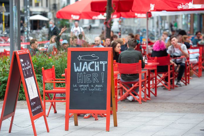 Bij horecagelegenheden kunnen vaak rijen ontstaan van mensen die wachten tot er een plekje vrijkomt.