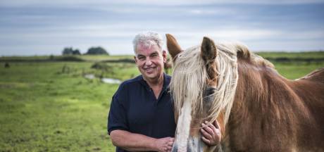 Boer Geert Jan sart pottenkijkers: ‘Het is vooral leuk als ze schrikken’