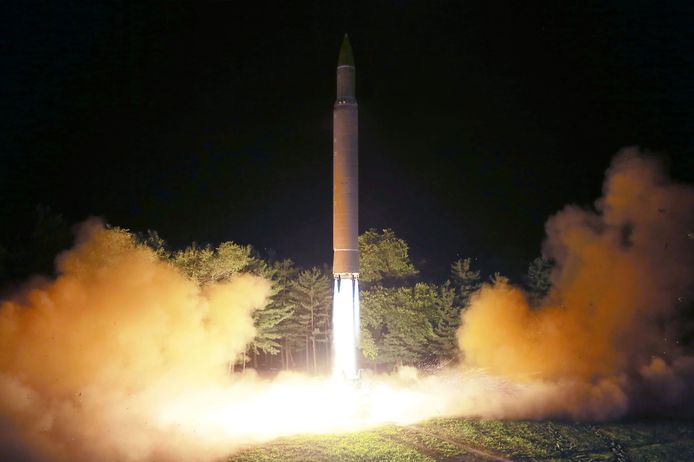 Zaterdag deed Noord-Korea weer een geslaagde rakettest waarmee het regime van Kim Jong-un bewees het Amerikaanse vasteland te kunnen bereiken.