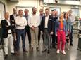 VDAB-projectleider Johan Van Hecke (links) met bedrijfsleiders en het stadsbestuur: opleidingen dicht bij de werkzoekenden om vacatures ingevuld te krijgen.