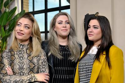 OG3NE geeft Nederlandse punten tijdens finale Eurovisie Songfestival