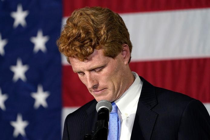Joe Kennedy spreekt zijn aanhangers toe nadat hij de Democratische voorverkiezingen in de staat Massachusetts verloren heeft.