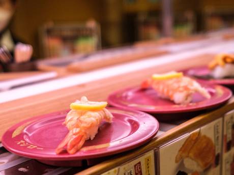 Trois Japonais interpellés après le scandale du "sushi-terro"