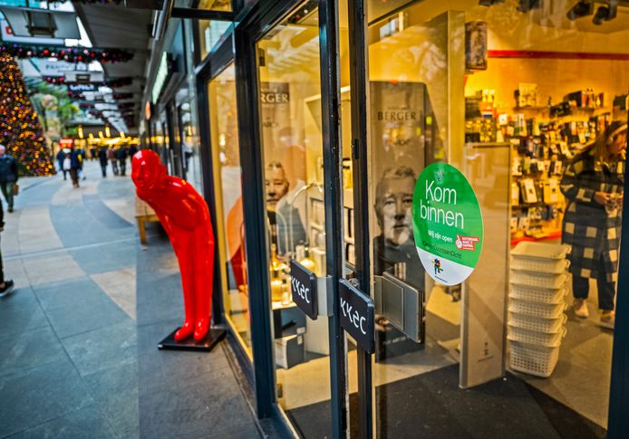 De gemeente Oldenzaal gaat lokale ondernemers niet verplichten om in de koude periodes de deuren van hun winkel verplicht gesloten te houden.