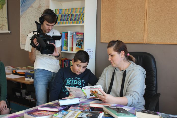 Er werd in basisschool Ring voorgelezen uit boeken in verschillende talen.