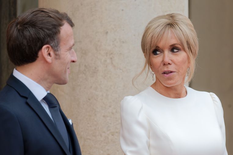 Brigitte Macron abre processo contra emissoras de notícias falsas que afirmam que ela é transgênero